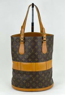 Louis Vuitton Bag Monogram Bucket GM Canvas Shoulder Hand Bag A918 Authentic: SKU A918 0122 Pre-Owned 100% Authentic LOUIS VUITTON Monogram Bucket GM Vintage RATING: B/C... Good, shows signs of regular use, item shows some visible wear MATERIAL: monogram canvas, leather trim