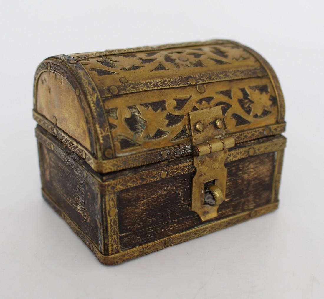Vintage Brass Miniature Treasure Chest (1 of 4)