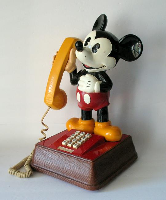 Vintage Mickey Mouse telephone. (1 of 4)