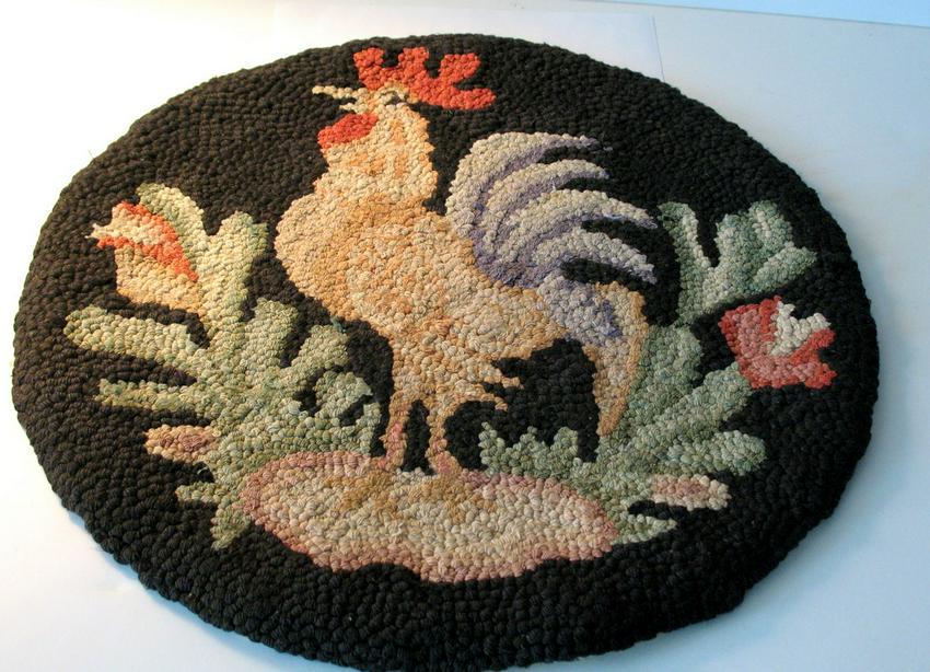 Vintage Hooked Mat With A Rooster Design (1 of 5)