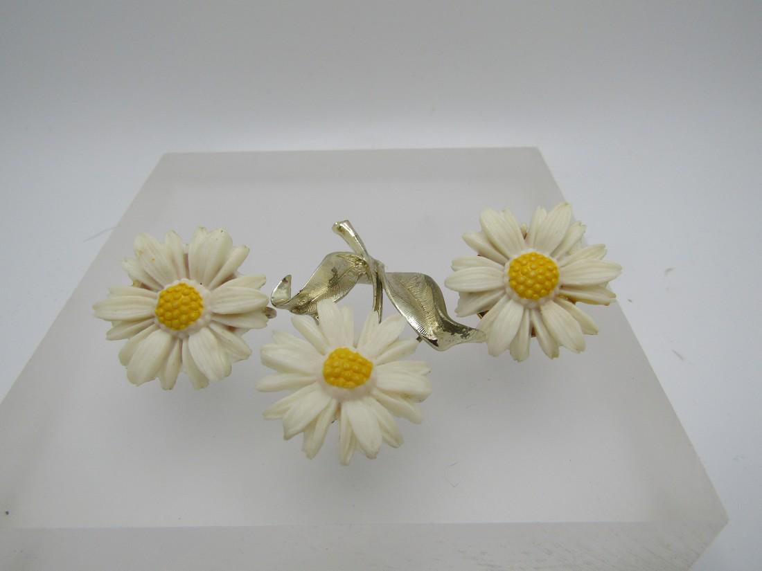 Vintage Daisey Brooch & Earrings Set, Clip, Sarah Coventry, 1960's-1970's (1 of 6)