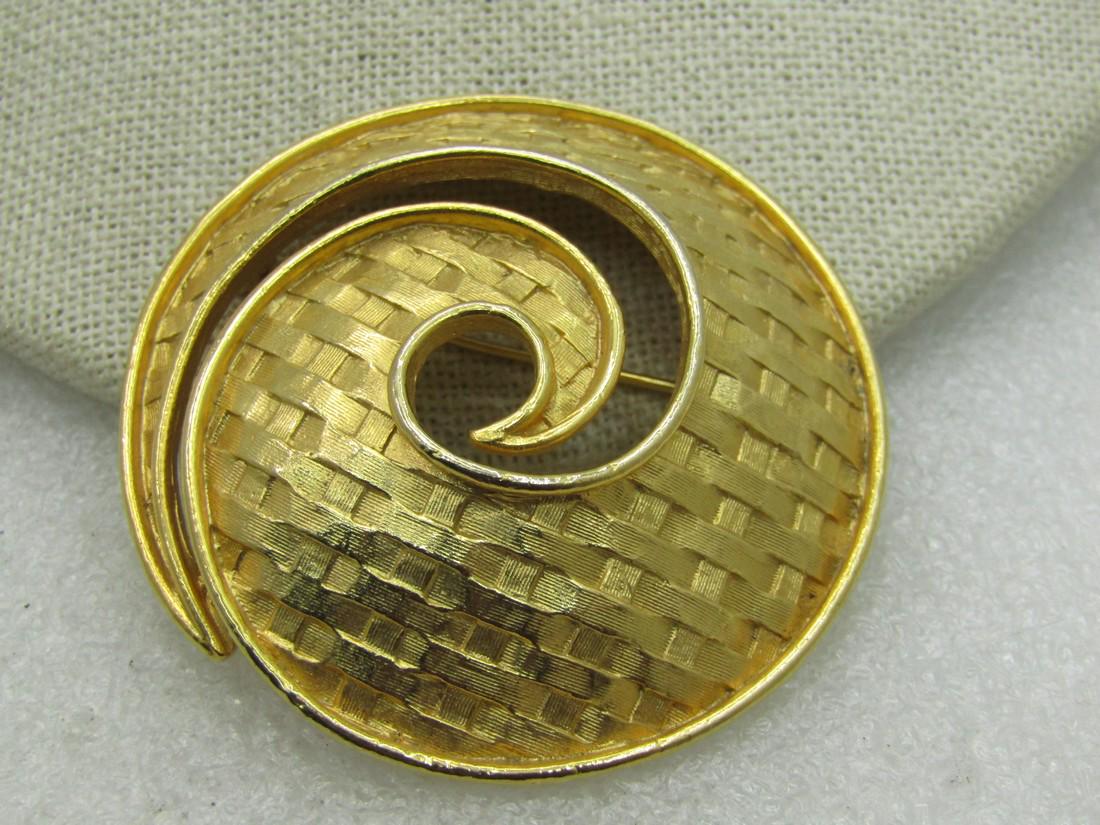 Vintage Mod Woven Spiral Brooch, Gold Tone, 1960's Signed (1 of 6)