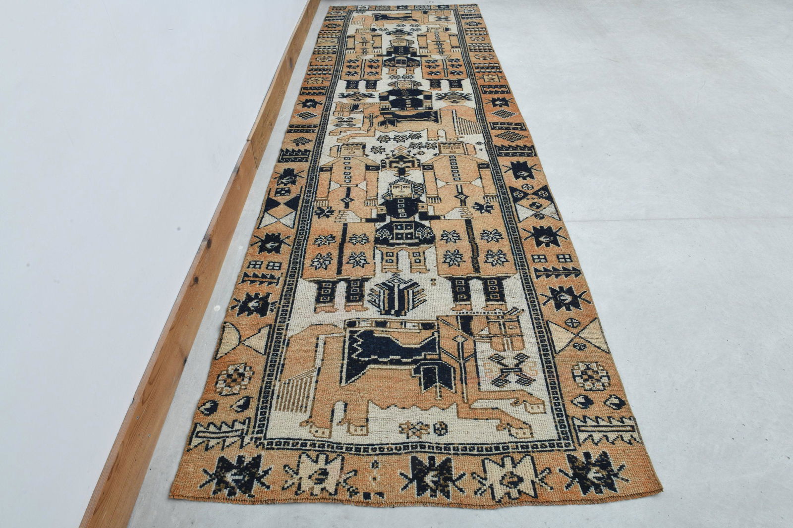 3.8x12.6 Ft Human Patterned Vintage Turkish Oushak Runner (1 of 10)