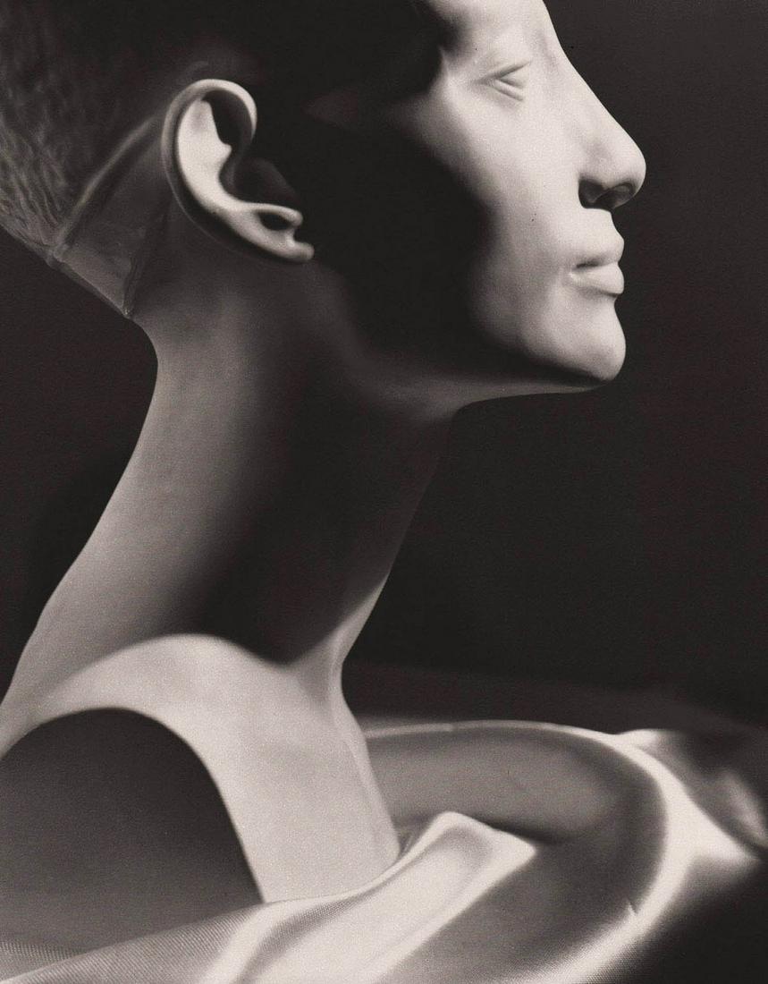 HORST P. HORST - Bust of Nefertite, Paris, 1935 (1 of 1)