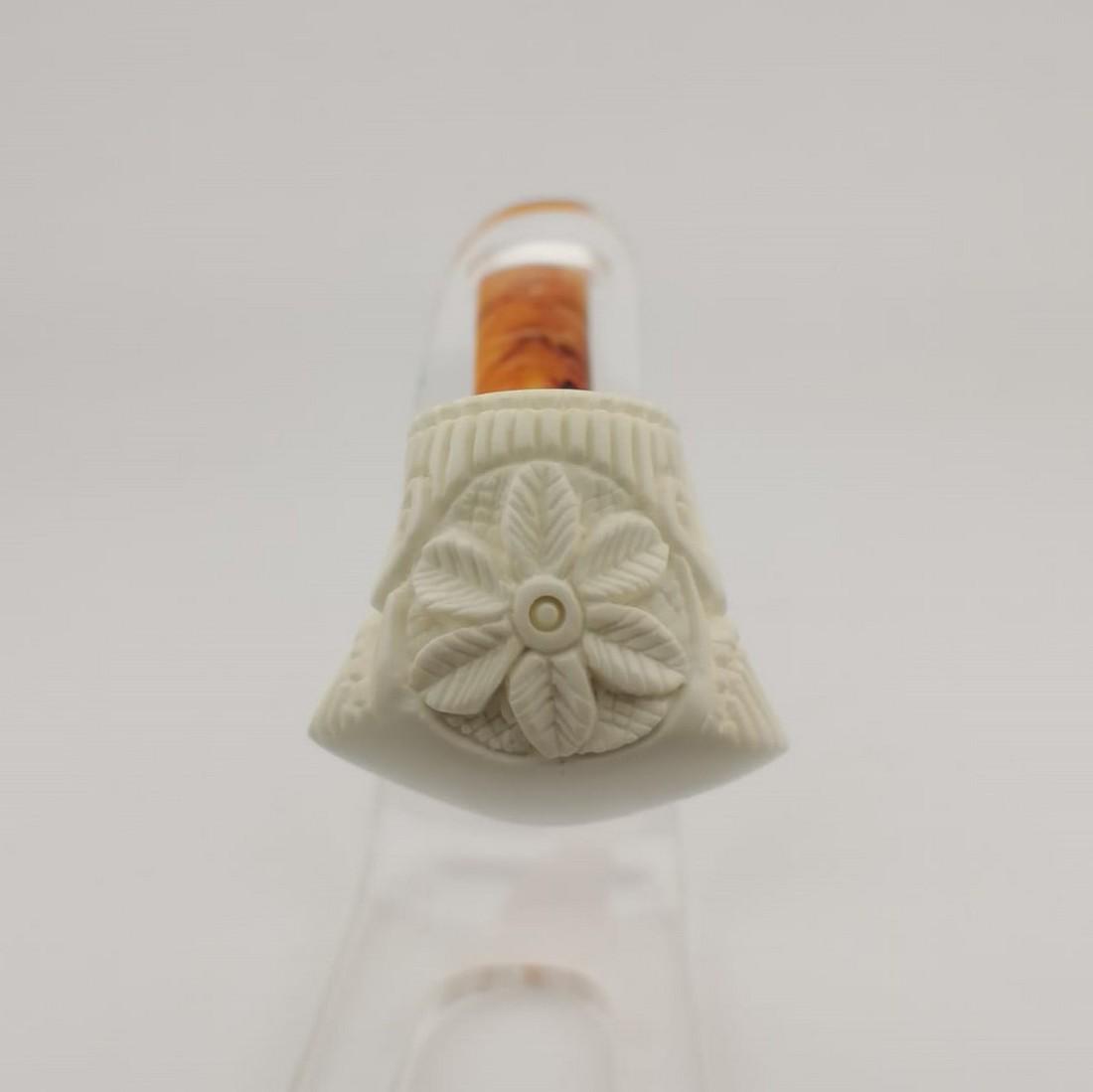 Classic Floral Meerschaum Pipe: Title: Classic Floral Meerschaum Pipe Materials: Meerschaum Dimension: 5.3 inch (13.5cm) Additional Information: Classic Floral,Hand carved Meerschaum Pipe. Made in Turkey,Eskisehir by Meerschaum Carv