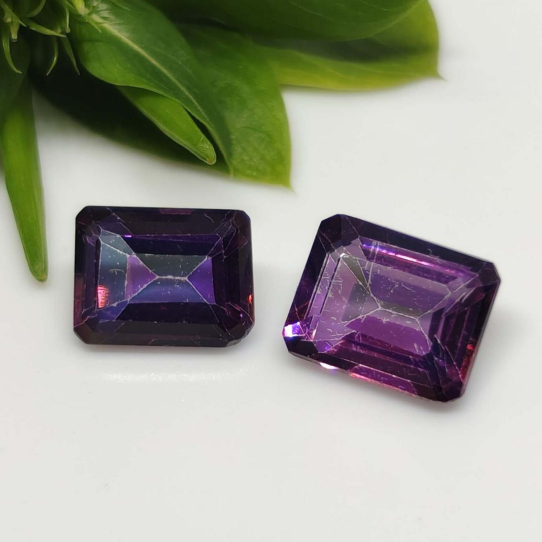 5.25 ct Rare Natural Lulaby Mystic Topaz Pair: No Reserve! Gemstones: Natural Mystic Topaz\t Carat Weights: 5.25 ct \t Size/Dimensions: 9 X 7 mm\t Treatment: Coated Shipping: Domestic: Flat-rate of $7.00 to anywhere within the contiguous U.S. Inte
