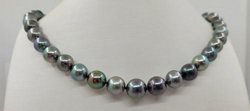 Certified Aurora Peacock - 8.0x11.2mm Multi Tahitian Pearls - Necklace: Title: Certified Aurora Peacock - 8.0x11.2mm Multi Tahitian Pearls - Necklace Description: Special Appellation: Aurora Peacock This necklace is in the category of the strongest Teri according to the t