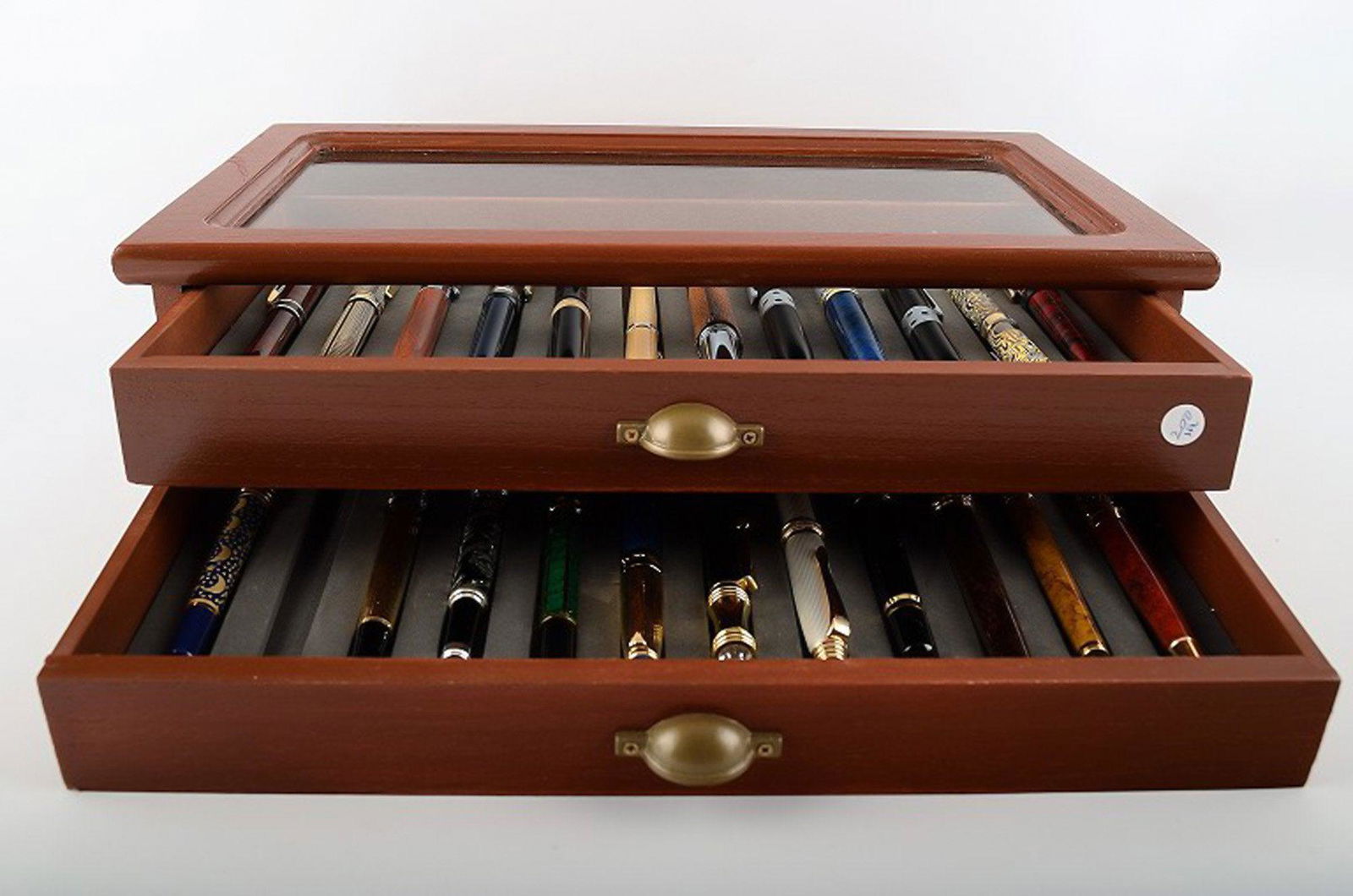 Large collection of Vaccaro ball and fountain pens in a wooden case. (1 of 4)