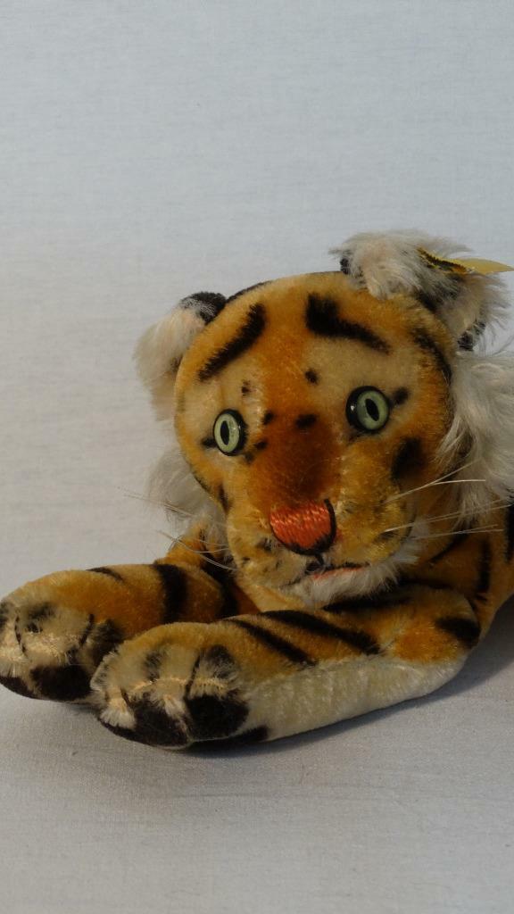 1954 STEIFF LYING BENGAL CUB TIGER YELLOW TAG AND BUTTON 2317.1 GREAT FOR AGE (1 of 12)