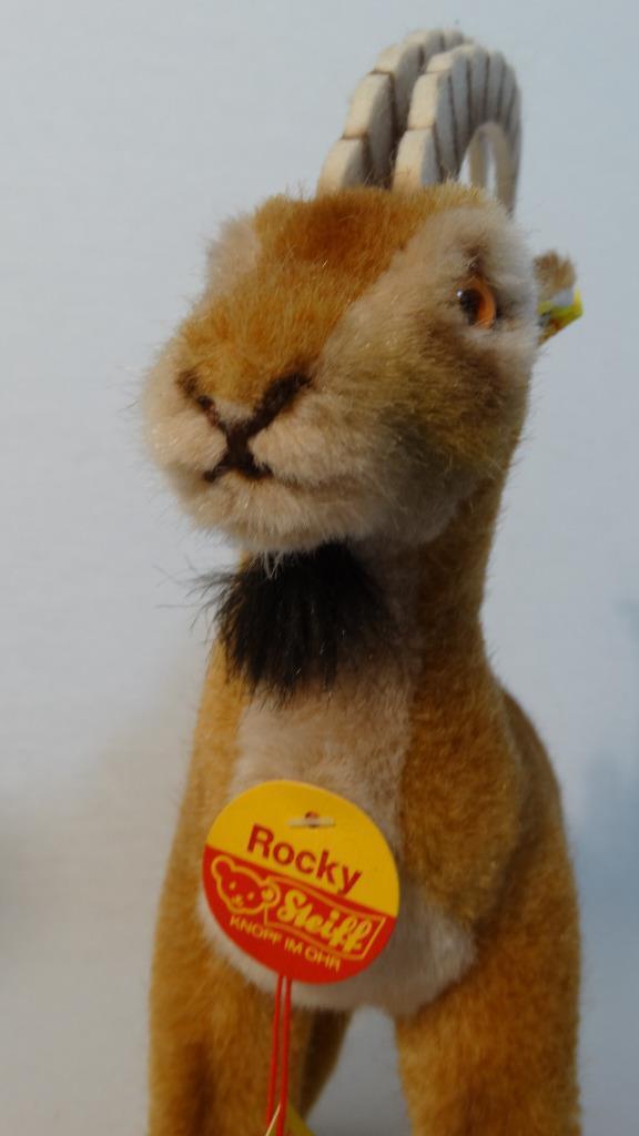 1982 STEIFF RARE ROCKY CAPRICORN GOAT 20CM 8" 3460/20 FULLY TAGGED: 1982 STEIFF RARE ROCKY CAPRICORN GOAT 20CM 8" 3460/20 FULLY TAGGED 1982 STEIFF RARE ROCKY CAPRICORN GOAT 20CM 8" 3460/20 FULLY TAGGED Description 1982 RARE VINTAGE STEIFF ROCKY CAPRICORN GOAT 20 CM 8 