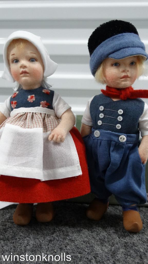 2013 R JOHN WRIGHT CONVENTION AROUND THE WORLD GERTA & JOHAN SIGNED COA MIB: 2013 R JOHN WRIGHT CONVENTION AROUND THE WORLD GERTA & JOHAN SIGNED COA MIB 2013 R JOHN WRIGHT CONVENTION AROUND THE WORLD GERTA & JOHAN SIGNED COA MIB Description 2012 R. JOHN WRIGHT FOR R. JOHN WRIG