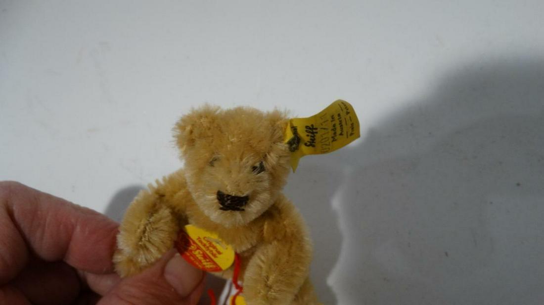 1968 STEIFF MINIATURE HONEY BLOND TEDDY YELLOW TAG WITH BUTTON 0201/11 in box: 1968 STEIFF MINIATURE HONEY BLOND TEDDY YELLOW TAG WITH BUTTON 0201/11 in box 1968 STEIFF MINIATURE HONEY BLOND TEDDY YELLOW TAG WITH BUTTON 0201/11 in box Description STEIFF 1968 HONEY BLOND YELLOW T