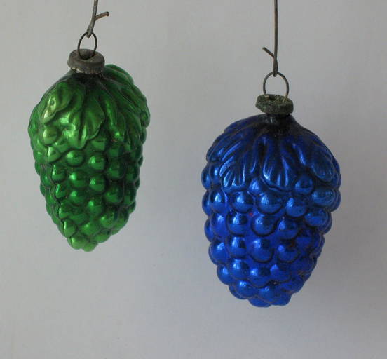 Pair of antique feather tree Christmas ornaments. (0364) on Dec 22