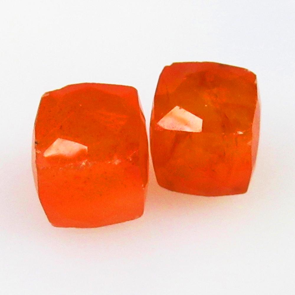 8.75 Ctw Natural 2 Orange Carnelian Square Beads: No Reserve! Title: 8.75 Ctw Natural 2 Orange Carnelian Square Beads Stone Clarity: Semi-Transparent Gemstones: Natural Carnelian Beads Carat Weights: 8.75 Size/Dimensions: 7.5x7.5 - 7.8x7.6 mm / 2 Pc'