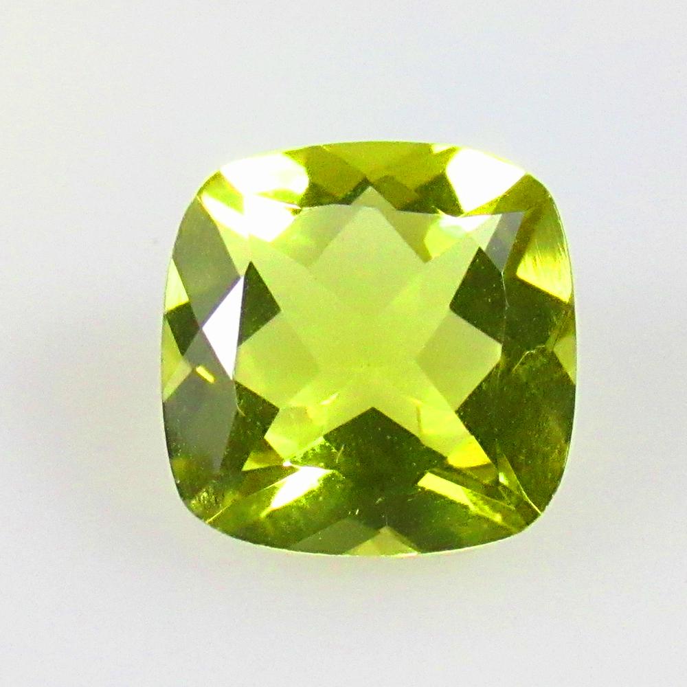 4.74 Ctw Natural Lemon Quartz Cushion Cut: No Reserve! Title: 4.74 Ctw Natural Lemon Quartz Cushion Cut Stone Clarity: VVS Gemstones: Natural Lemon Quartz Carat Weights: 4.74 Size/Dimensions: 10.90 x 10.80 x 6.60 mm Additional Information: Goo