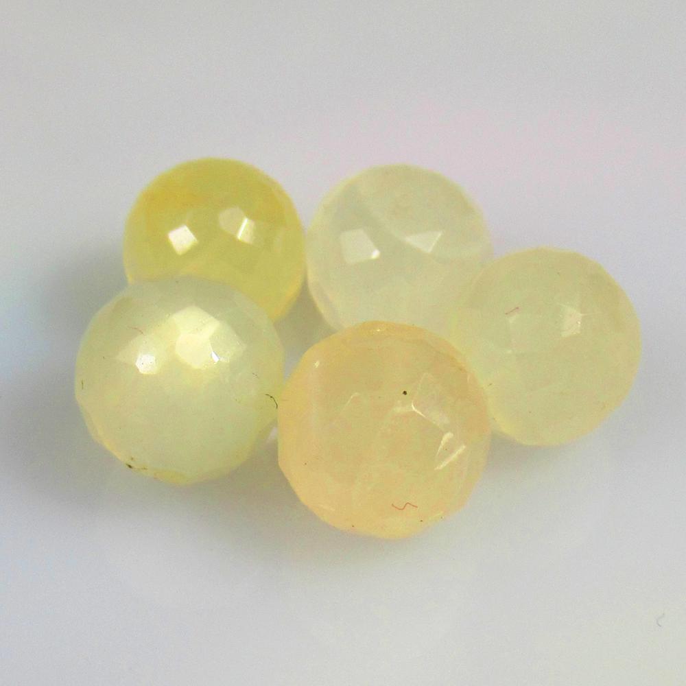 20.25 Ctw Natural 5 Moonstone Round Beads: No Reserve! Title: 20.25 Ctw Natural 5 Moonstone Round Beads Stone Clarity: Translucent Gemstones: Natural Moonstone Beads Carat Weights: 20.25 Size/Dimensions: 8.40 - 8.70 mm / 5 Pc's Additional Info