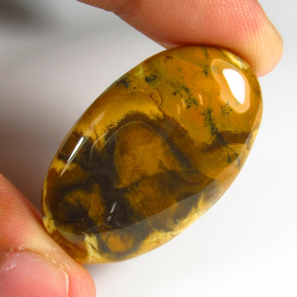 Natural Jasper Quartz - 45.60 Ct: No Reserve! Title: Natural Jasper Quartz - 45.60 Ct Origin: Brazil Weight: 45.6 Size/Dimensions: 39.0 x 22.0 x 6.8 mm Additional Information: Pieces : 1 No's / Shape : Oval Cabochon / Color : Yellow /