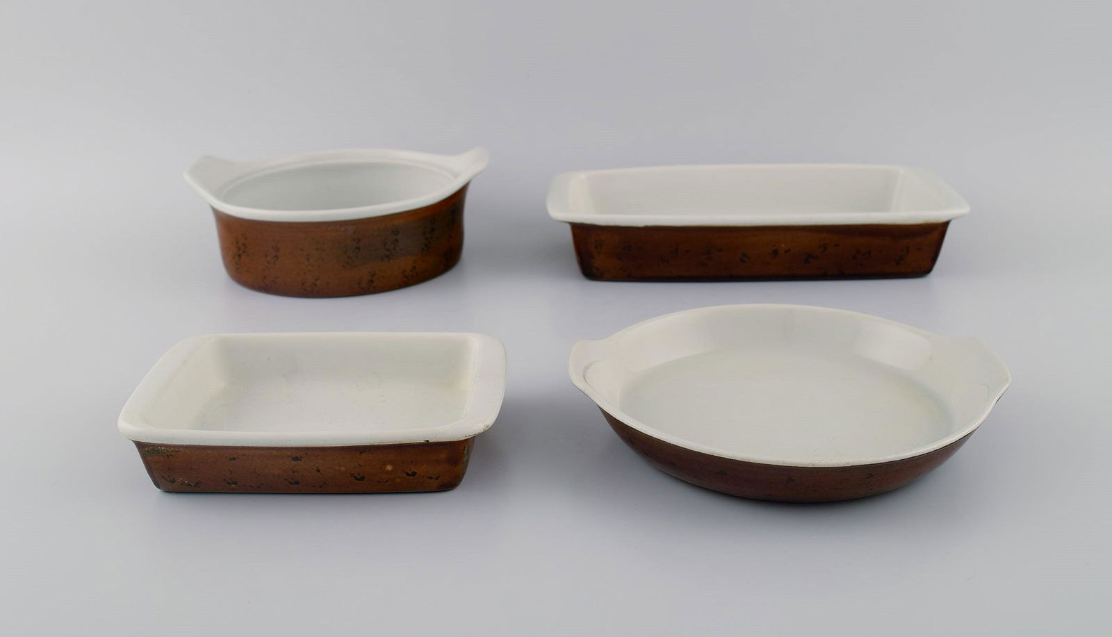 Stig Lindberg for Gustavsberg. Bowl and three dishes in glazed stoneware. Beautiful speckled glaze (1 of 6)