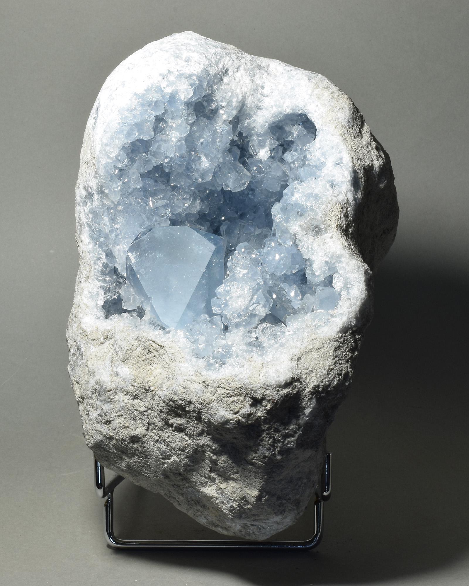 Wonderful Celestite geode (1 of 6)