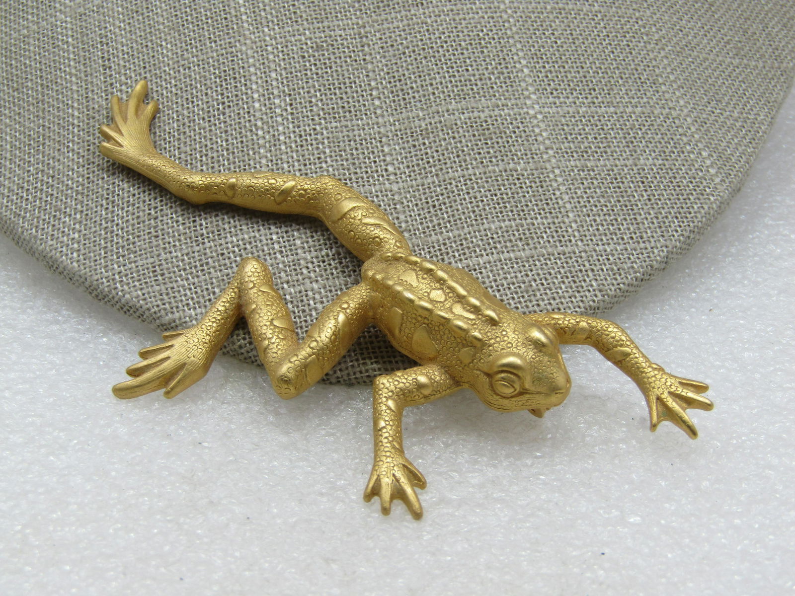 Vintage 4" large frog brooch, signed JJ (Jonette) (1 of 6)