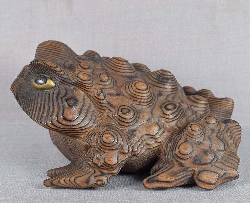 Japanese Yakusugi okimono seated TOAD (1 of 6)