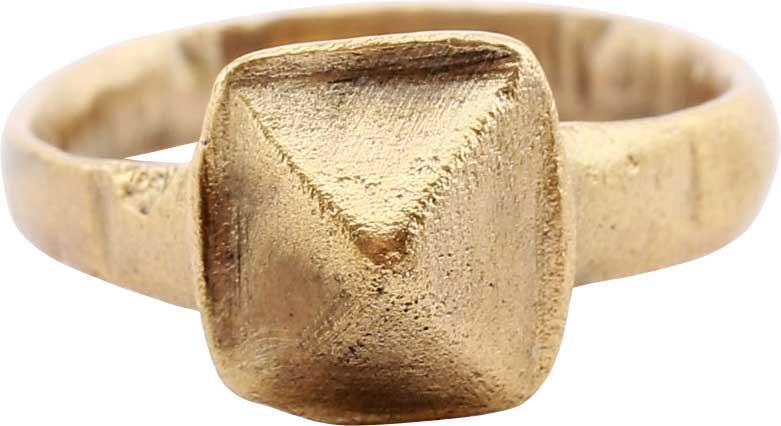FINE ROMAN PROSTITUTE'S RING, C.100-300 AD, SIZE 5 1/2 (1 of 4)