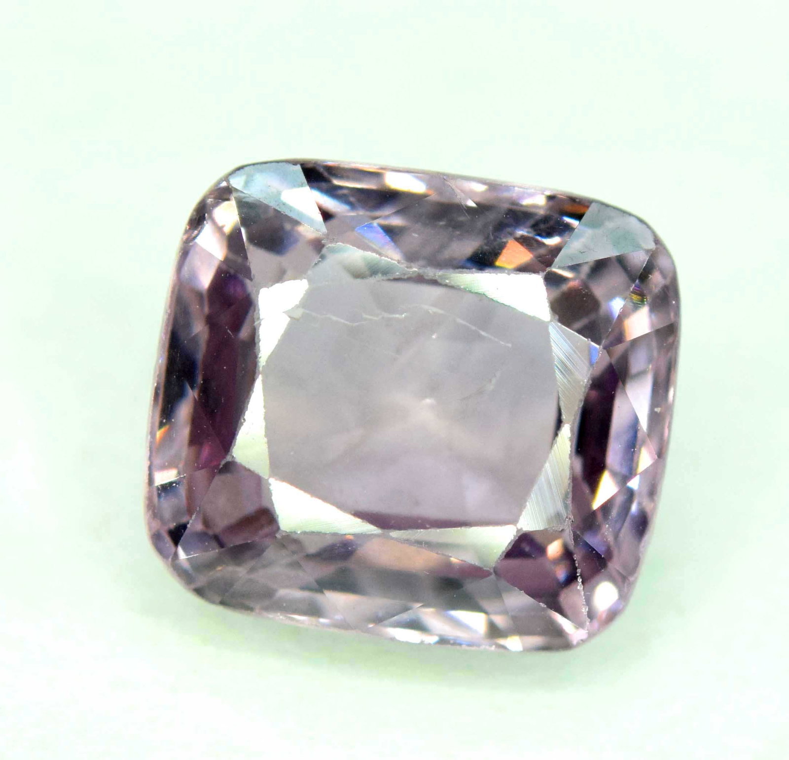 Purplish Grey Spinel Gemstone from Burma-3.20 cts- 09*08*05 mm: Materials: spinel Carat weight: 3.20 Description Purplish Grey Spinel Gemstone from Burma Weight: 3.20 carats Size : 09*08*05 mm Treatment : Natural Origin : Burma DHL Ecommerce Shipping R36-47 <