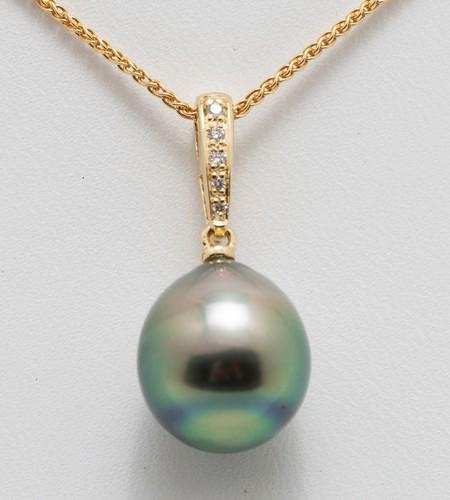 11x12mm Peacock Tahitian Pearl Drop - 14 kt. Yellow gold - Necklace with pendant - 0.04 ct: Title: 11x12mm Peacock Tahitian Pearl Drop - 14 kt. Yellow gold - Necklace with pendant - 0.04 ct Description: Emerging from the tropical lagoons of French Polynesia, this Tahitian pearl has been hand
