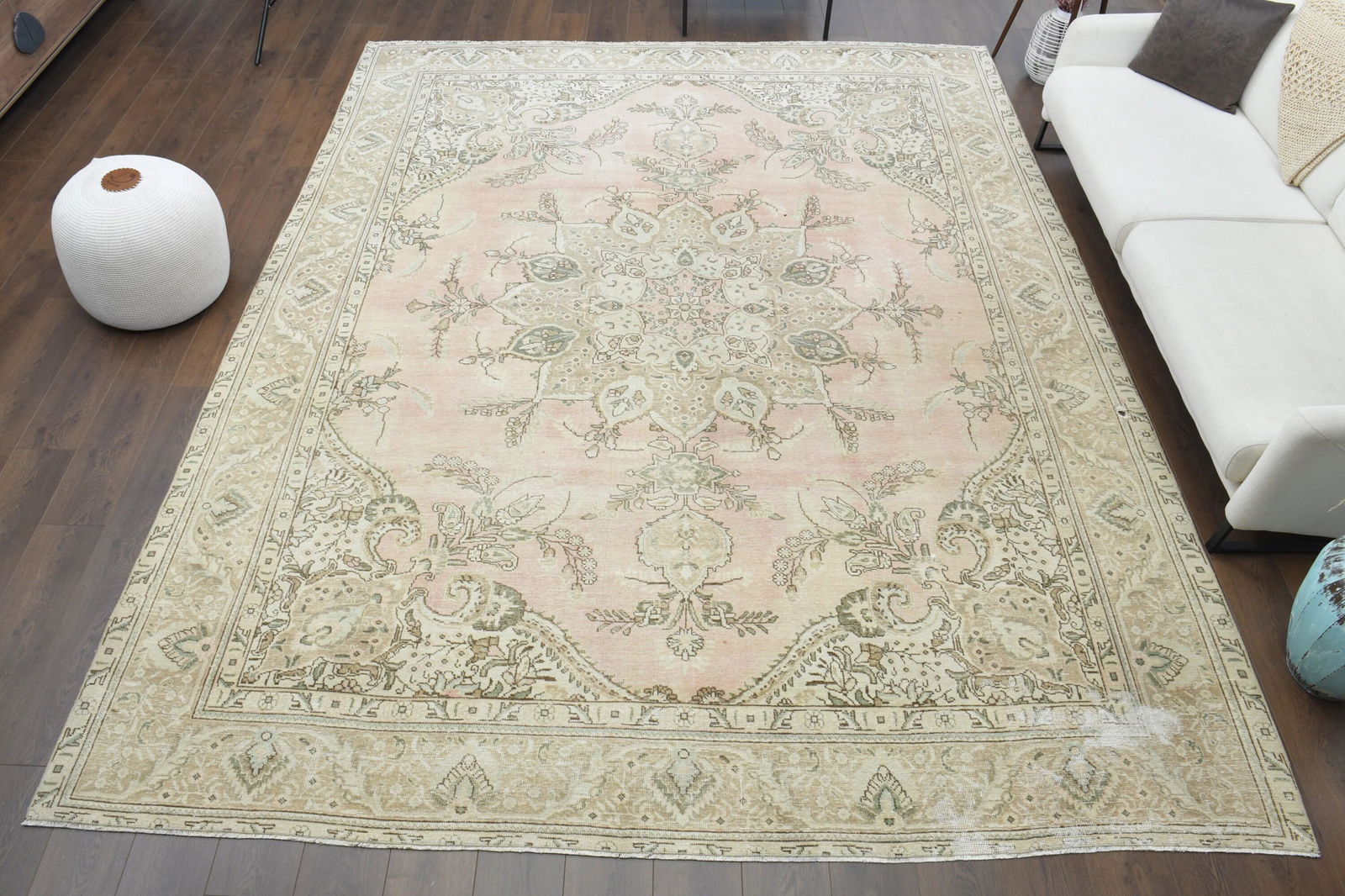 9x13 Original Oushak Antique Handwoven: Title: 9x13 Original Oushak Antique Handwoven Origin: Turkey Date/Period: 1960 - 1970 Materials: Wool and Cotton Description: This one-of-a-kind Persian Vintage Rug is hand-knotted and handwoven by th
