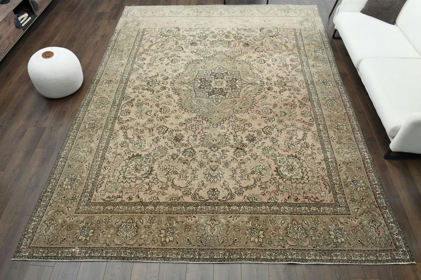 10x13 Oriental Oushak Antique Handwoven: Title: 10x13 Oriental Oushak Antique Handwoven Origin: Turkey Date/Period: 1960 - 1970 Materials: Wool and Cotton Description: This one-of-a-kind Persian Vintage Rug is hand-knotted and handwoven by t