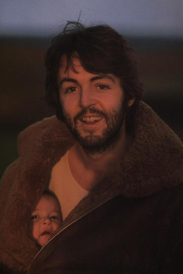 LINDA MCCARTNEY - Paul with Mary, Scotland (1 of 1)