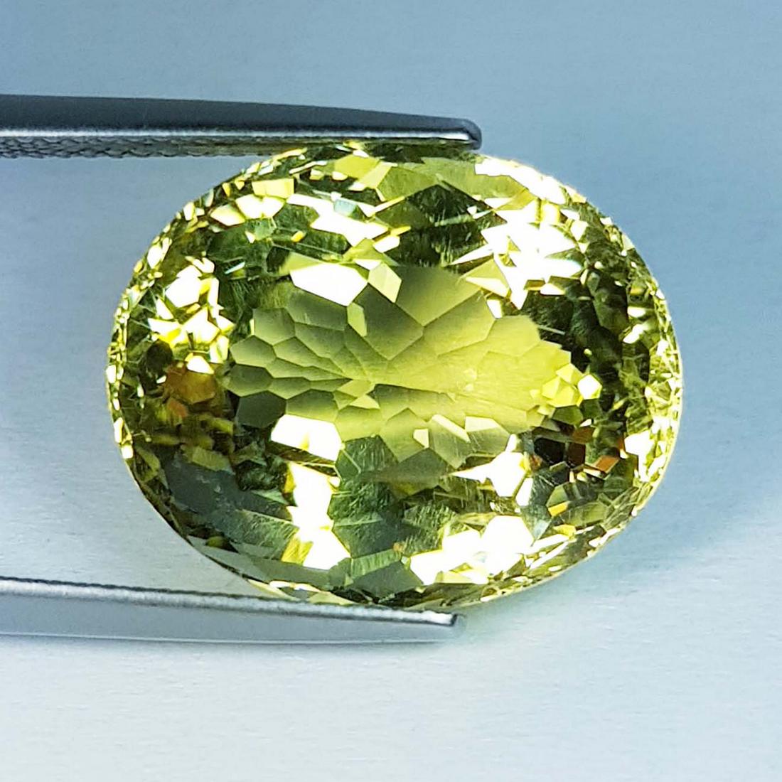 19.10 ctz" AAA Golden Green Gem" Natural Quartz (1 of 4)