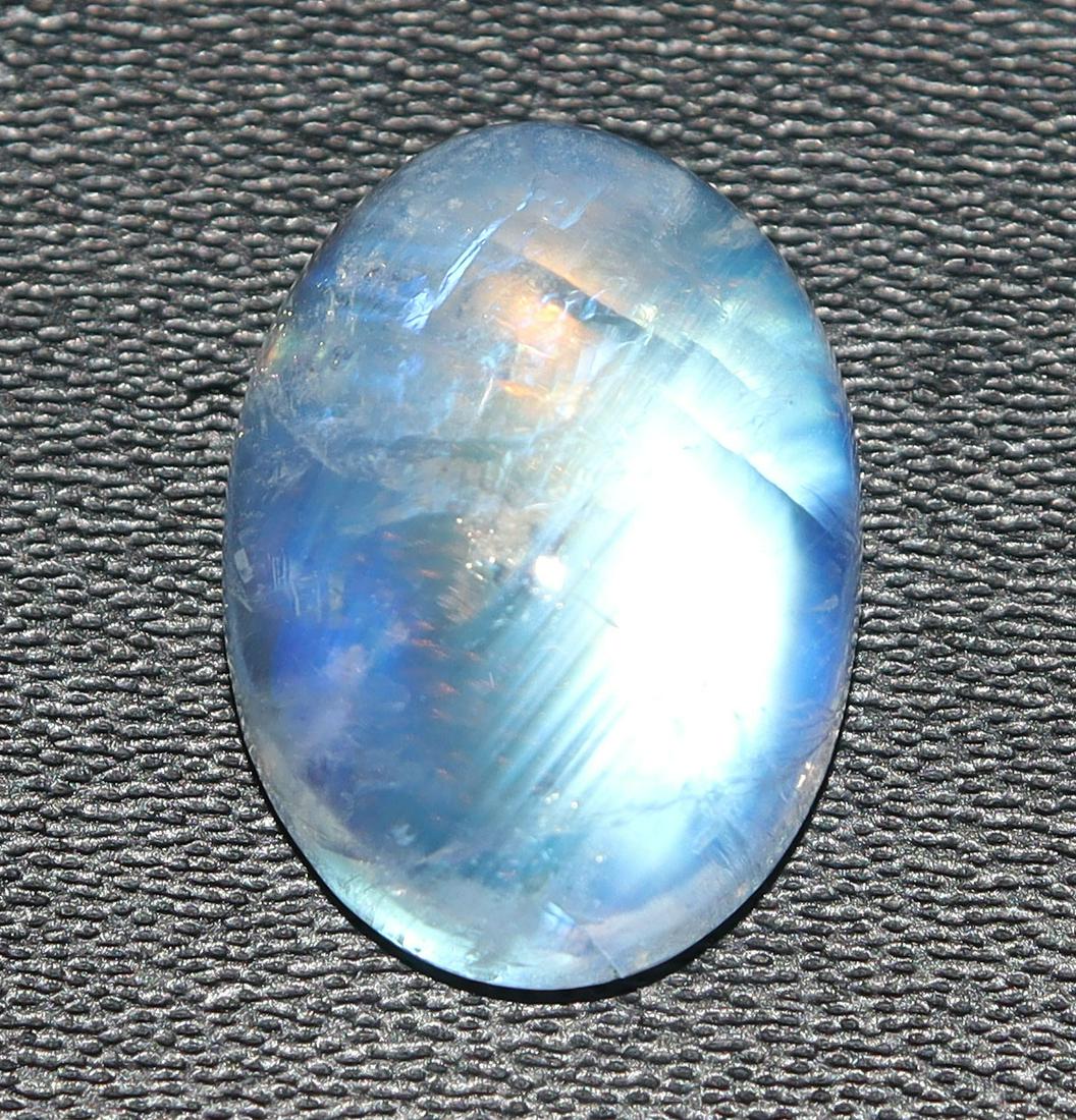 6.26 Cts Natural Rainbow Moonstone (1 of 2)