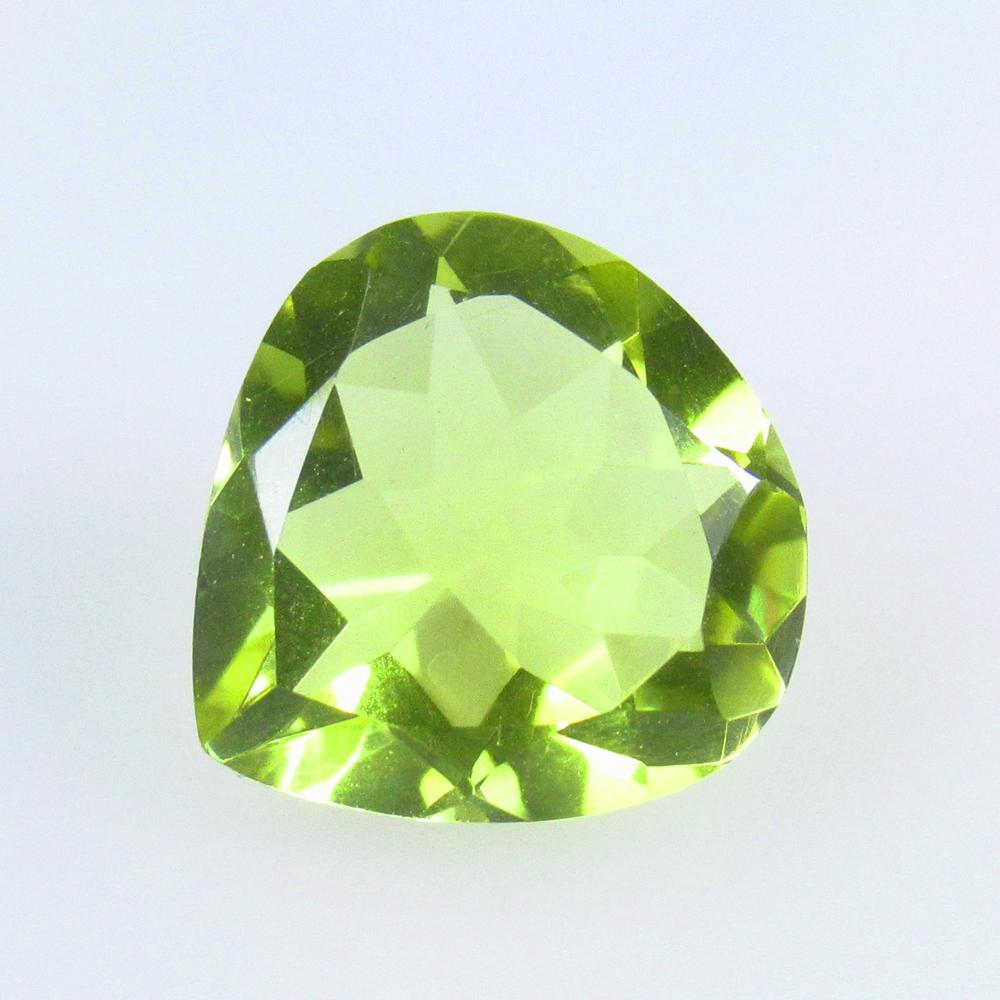 4.39 Ctw Natural Lemon Quartz Pear Cut: No Reserve! Title: 4.39 Ctw Natural Lemon Quartz Pear Cut Stone Clarity: VVS Gemstones: Natural Lemon Quartz Carat Weights: 4.39 Size/Dimensions: 12.10 x 11.90 x 6.20 mm Additional Information: Good L