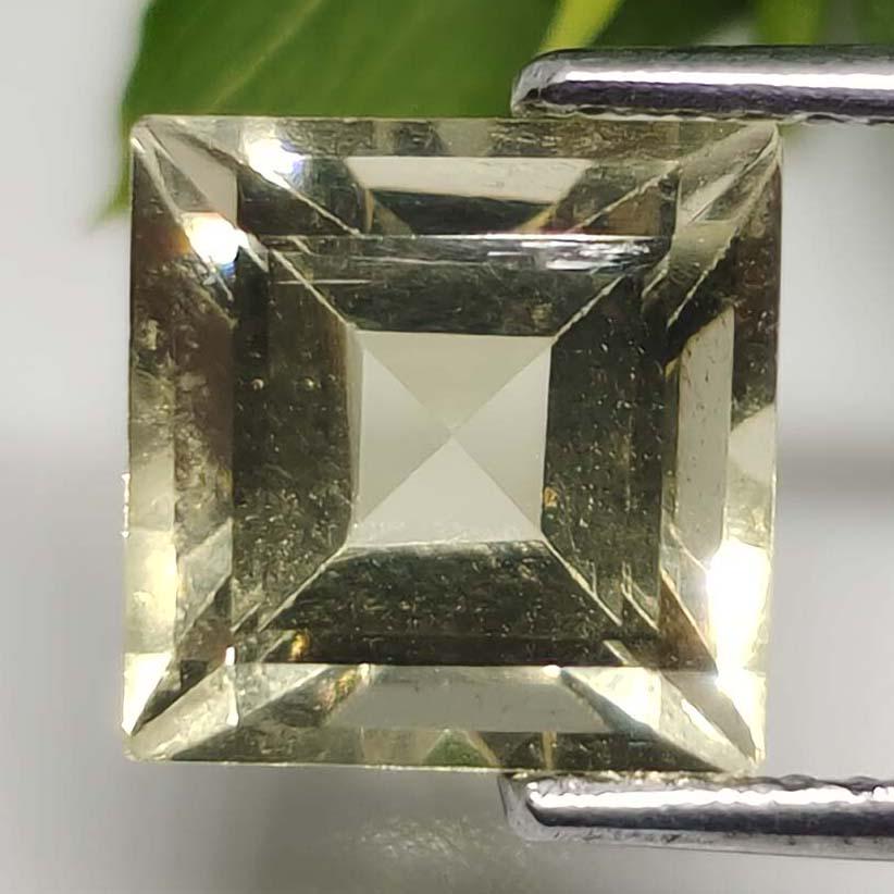 2.75 ct Natural Green Lemon Quartz: No Reserve! Title: 2.75 ct Natural Green Lemon Quartz Additional Information: Gemstones: Natural Lemon Quartz Carat Weights: 2.75 ct Size/Dimensions: 13.6 x 9.6 x 5.7 mm Materials & Techniques: Quartz