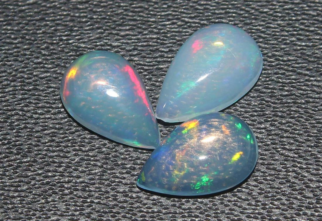1.38 Cts Natural Ethiopian Opal Lot (1 of 2)