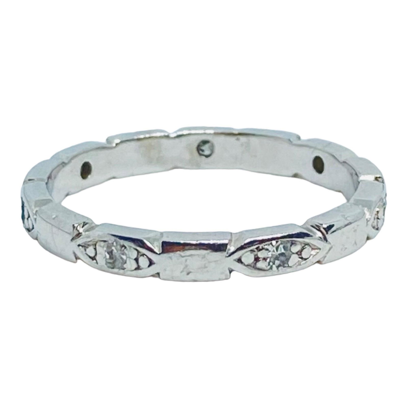 Antique Art Deco Diamond Band for Stacking: Vintage from the 1920s Size: 5 1/2 US Gemstone: Diamond Style: Art deco Recycled Description Beautiful genuine old is from the art deco. Alternating rectangular bars with marquee shaped boxes with a d
