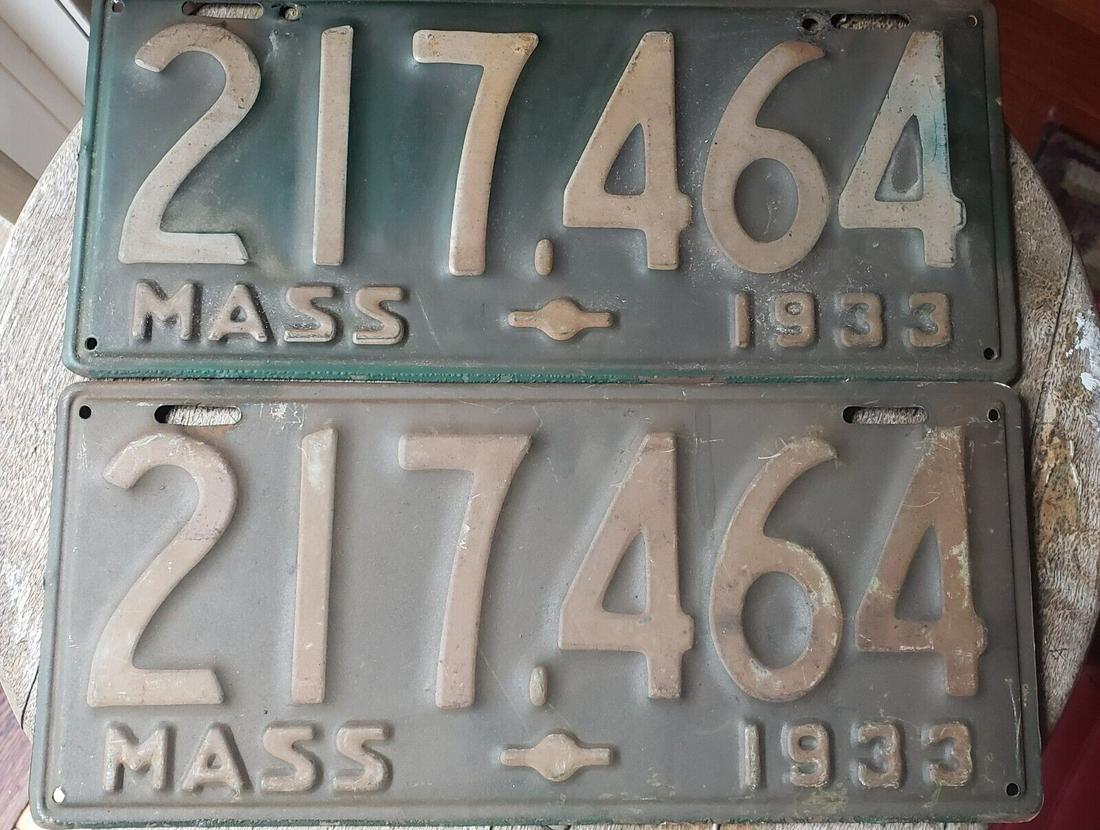 Matched pair 1933 license plates Massachusetts (1 of 5)