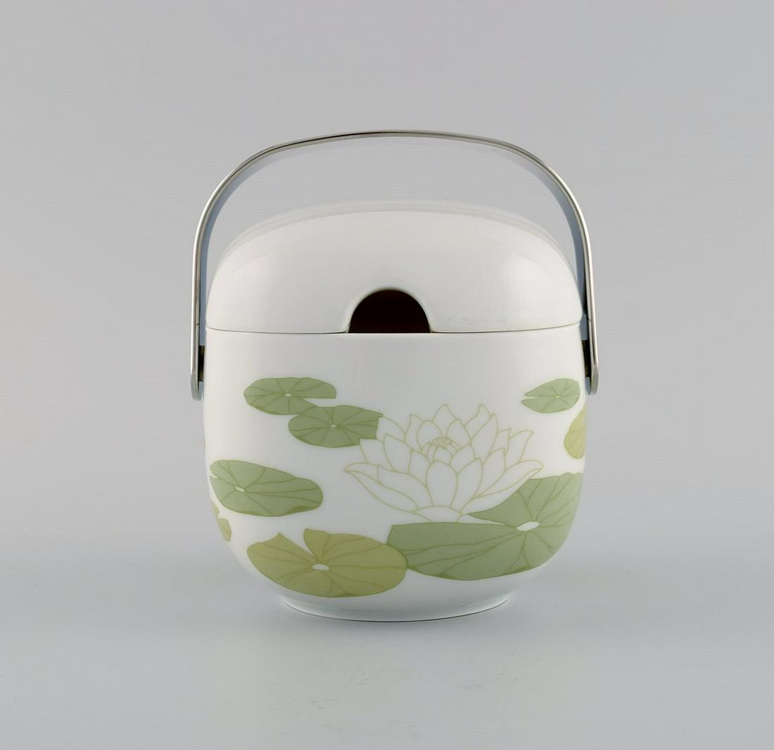 Timo Sarpaneva for Rosenthal. Rare Suomi ice bucket in porcelain decorated with water lilies. 1970s: Title: Timo Sarpaneva for Rosenthal. Rare Suomi ice bucket in porcelain decorated with water lilies. 1970s / 80s. Brand: Rosenthal Description: Timo Sarpaneva for Rosenthal. Rare Suomi ice bucket in p