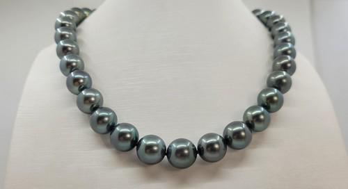 Certified Peacock Tahitian Pearls - Large Size 10.0x12.0mm Tahitian Pearls - Necklace: Title: Certified Peacock Tahitian Pearls - Large Size 10.0x12.0mm Tahitian Pearls - Necklace Description: This necklace is in the category of the Tahitian Pearls according to the tested results and th