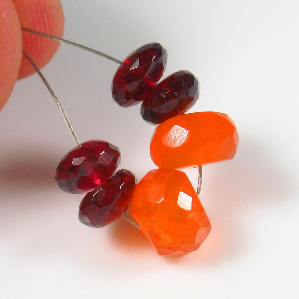 Natural Carnelian&Garnet Beads - 10.04 Ct: No Reserve! Title: Natural Carnelian&Garnet Beads - 10.04 Ct Origin: Brazil Weight: 10.04 Size/Dimensions: 6.0 - 7.7 mm Additional Information: Pieces : 6 No's / Shape : Drilled Round Beads / Color : 