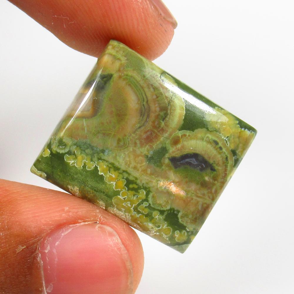 Natural Jasper Quartz - 27.01 Ct: No Reserve! Title: Natural Jasper Quartz - 27.01 Ct Origin: Brazil Weight: 27.01 Size/Dimensions: 23.0 x 20.0 x 6.0 mm Additional Information: Pieces : 1 No's / Shape : Rectangle Cabochon / Color : Gr