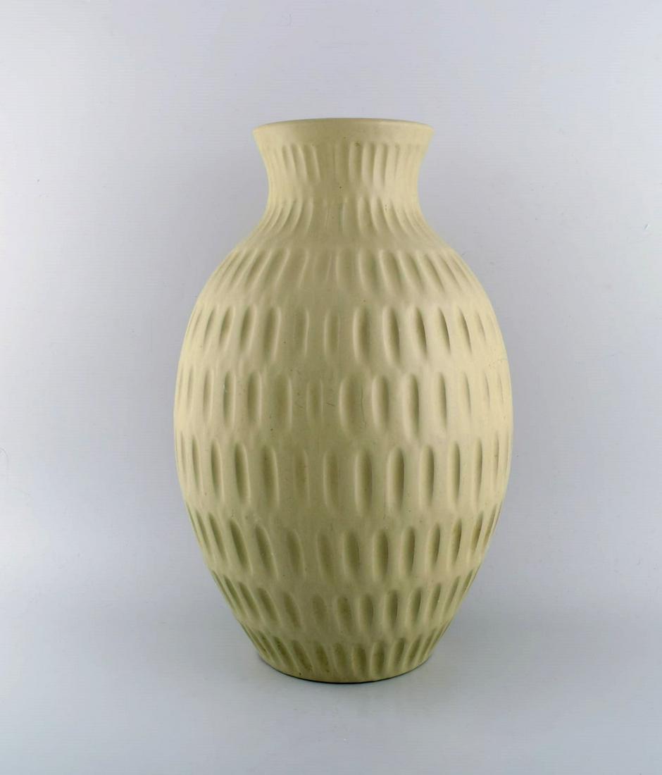 Anna Lisa Thomson (1905-1952) for Upsala-Ekeby. Floor vase in glazed ceramics. 1960s.: Title: Anna Lisa Thomson (1905-1952) for Upsala-Ekeby. Floor vase in glazed ceramics. 1960s. Brand: Upsala Ekeby Description: Anna Lisa Thomson (1905-1952) for Upsala-Ekeby. Floor vase in glazed ceram