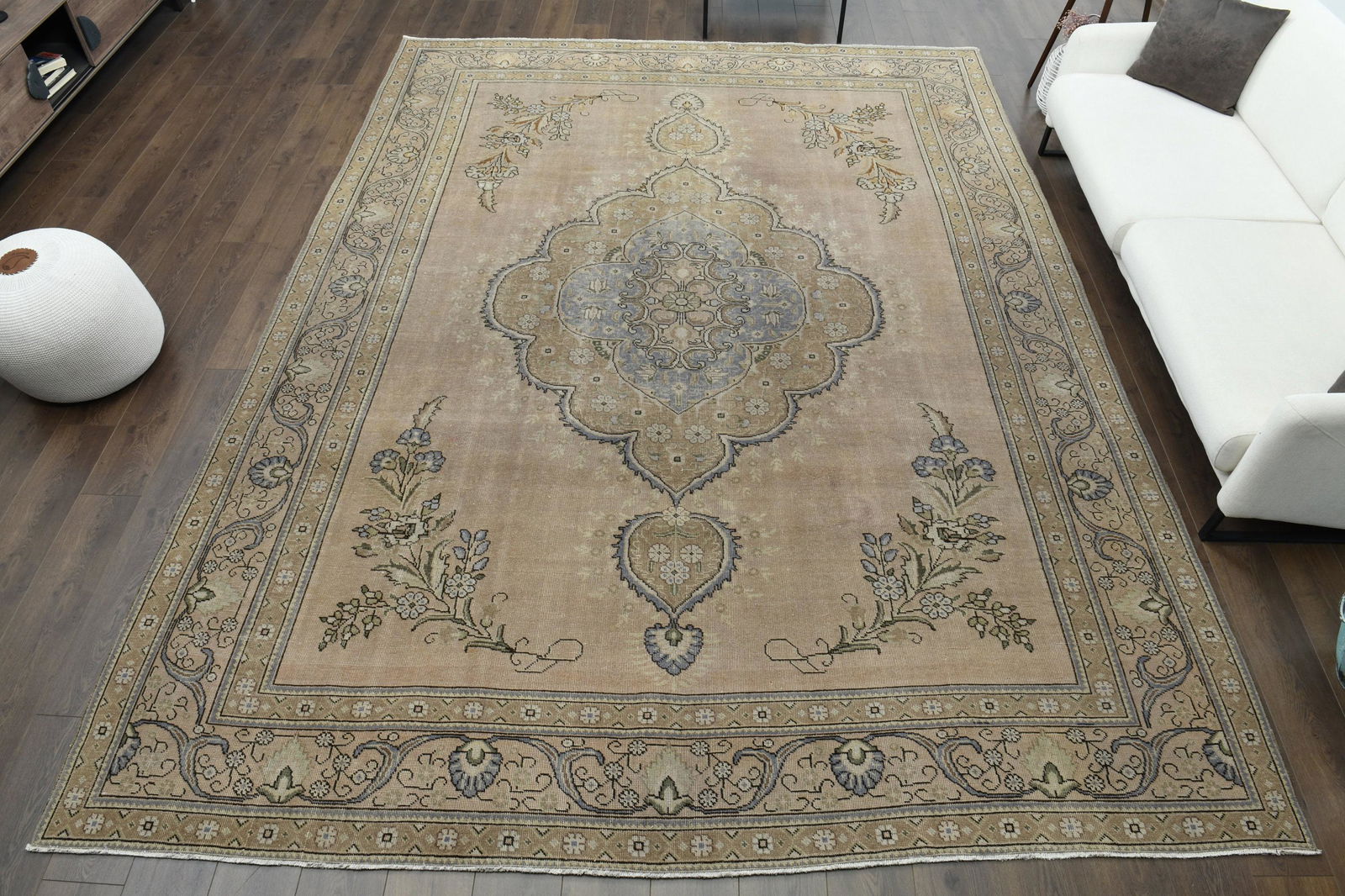 9x13 Original Oushak Antique Handwoven: Title: 9x13 Original Oushak Antique Handwoven Origin: Turkey Date/Period: 1960 - 1970 Dimension: Width: 9.5 feet Length: 12.9 feet Materials: Wool and Cotton Description: This one-of-a-kind Persian Vi