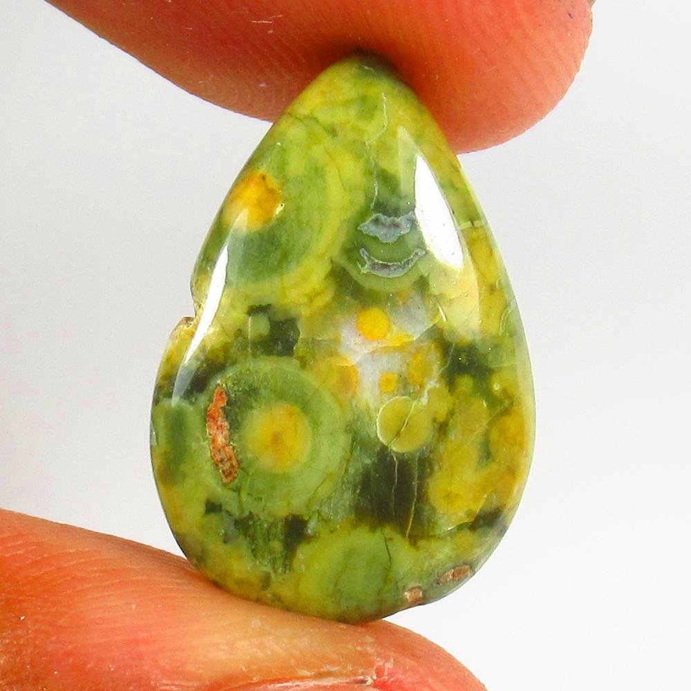 Natural Jasper Quartz - 8.10 Ct: No Reserve! Title: Natural Jasper Quartz - 8.10 Ct Origin: Brazil Weight: 8.1 Size/Dimensions: 20.0 x 14.0 x 4.0 mm Additional Information: Pieces : 1 No's / Shape : Pear Cabochon / Color : Green / Cl