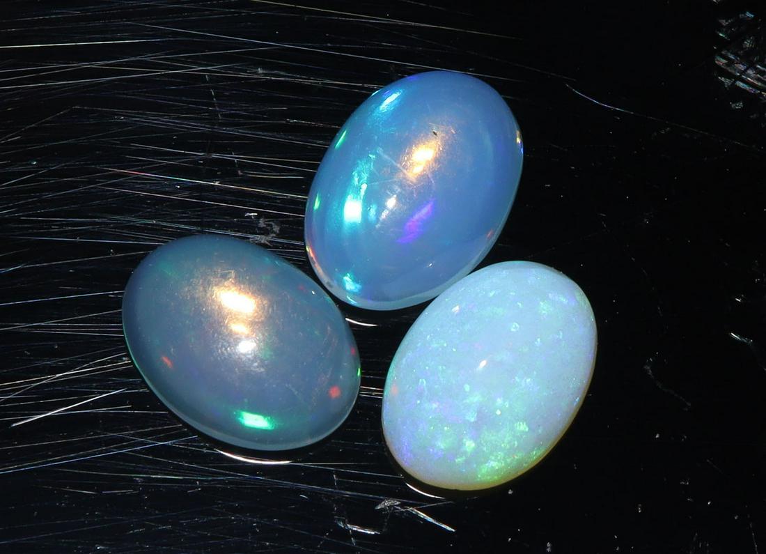 1.24 Cts Natural Ethiopian Opal Set (1 of 2)