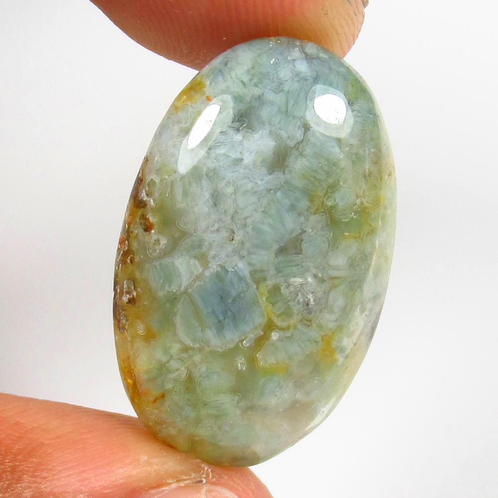 Natural Jasper Quartz - 20.72 Ct: No Reserve! Title: Natural Jasper Quartz - 20.72 Ct Origin: Brazil Weight: 20.72 Size/Dimensions: 28.0 x 17.0 x 6.0 mm Additional Information: Pieces : 1 No's / Shape : Oval Cabochon / Color : Light B