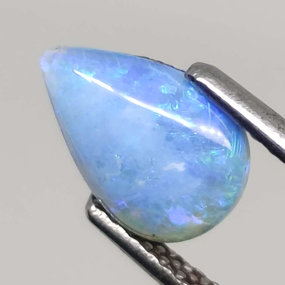 1 ct Australian Doublet Opal: No Reserve! Title: 1 ct Australian Doublet Opal Additional Information: Gemstones: Australian Doublet Opal Carat Weights: 1 ct Size/Dimensions: 9 X 6 mm Materials & Techniques: Doublet Opal Shipping: 