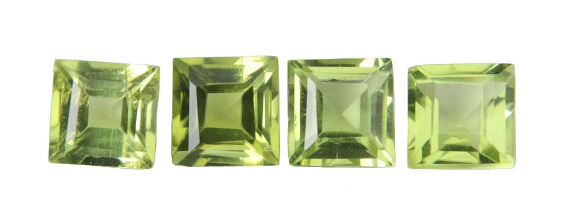 1.65 cts Natural Peridot set (1 of 3)