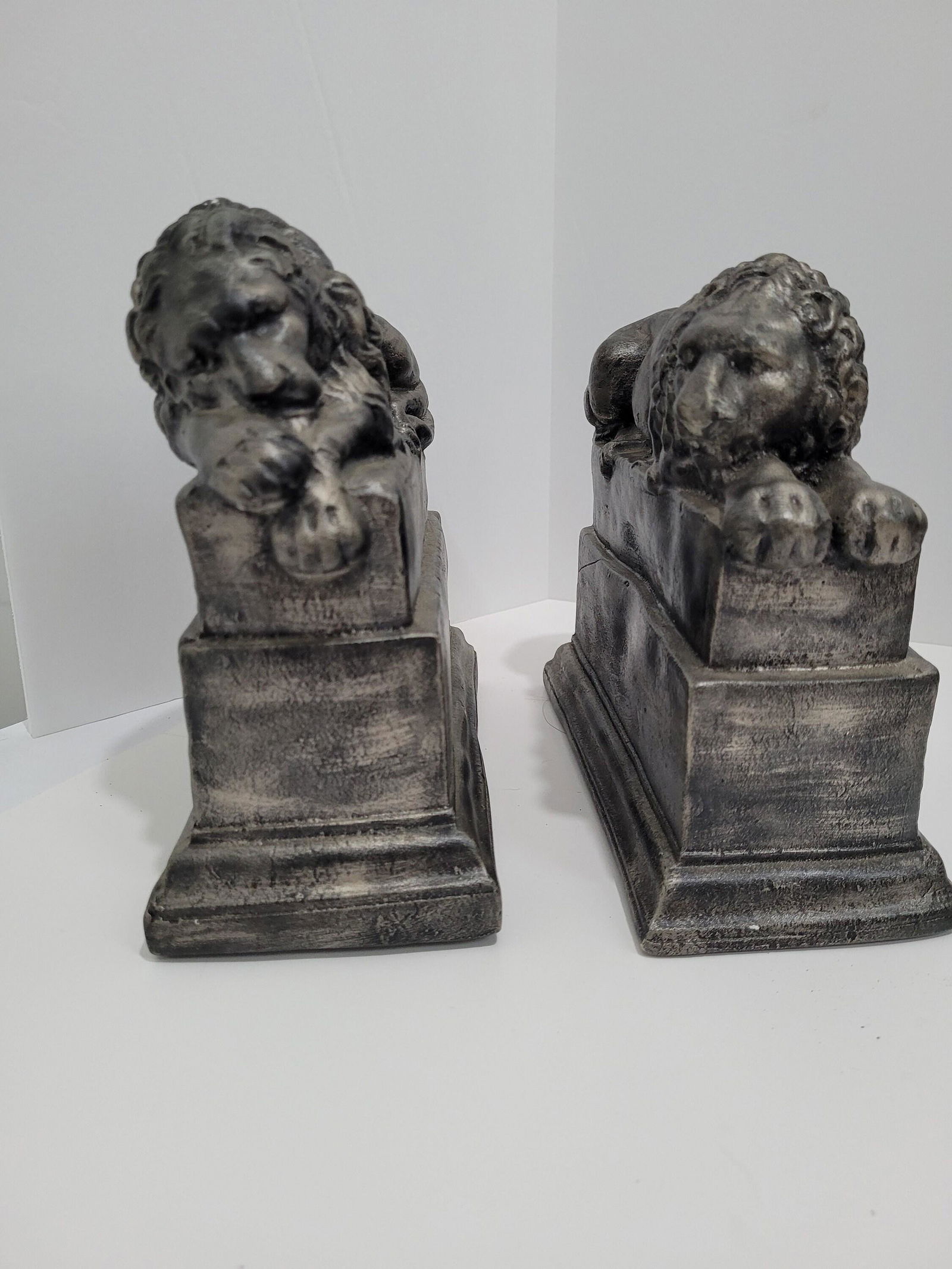 Vintage Lion Bookends pewter gray chalk sculpture big cat statues book holders Neoclassical: Vintage from the 1970s Materials: plaster, chalk Width: 7.5 inches Height: 7.5 inches Depth: 3.5 inches Description Antique Lion Bookends Slate Gray Chalk Sculpture Big Cat Statues Book Holders Office